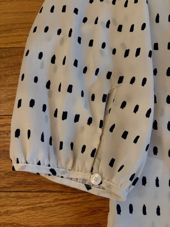 Talbots Petites Women's White and Black Patterned V-Neck Blouse - Picture 7 of 12